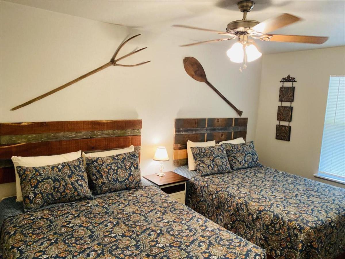 Riverstone Cabins Hotel Leakey Exterior foto
